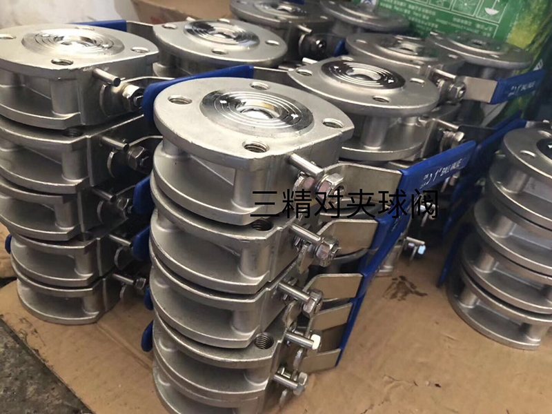 ���A���y