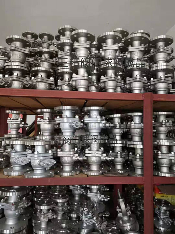 ���P����y